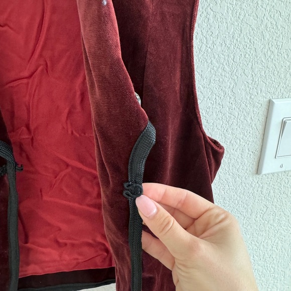 DOUBLE D RANCH WEAR Burgundy Maroon Velvet Western Studded Vest - Picture 4 of 6
